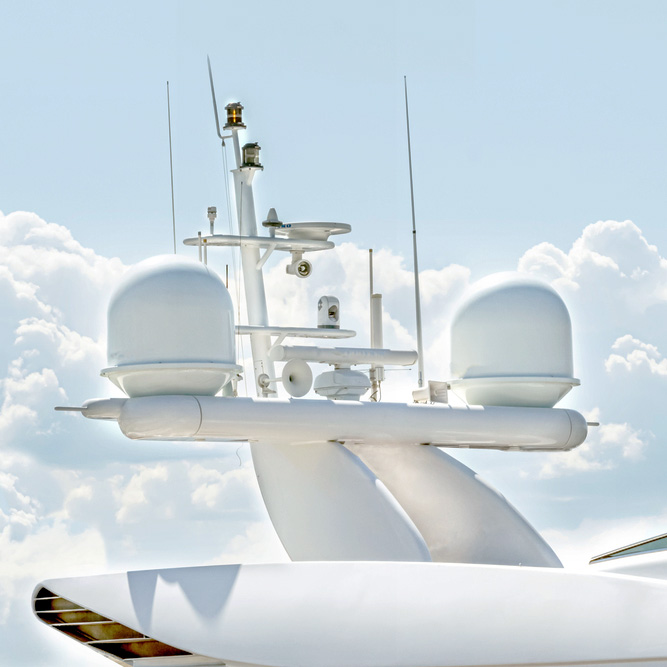 AMZ Yachting satellites and radars